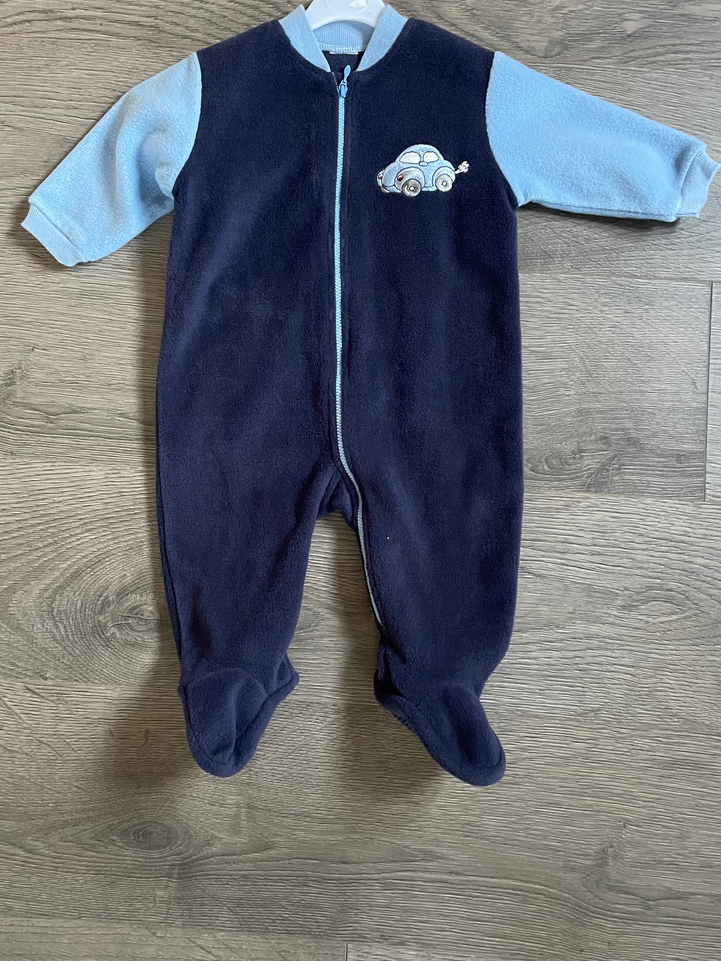 Car Fleece Romper with Footgrips(6-9 mths)