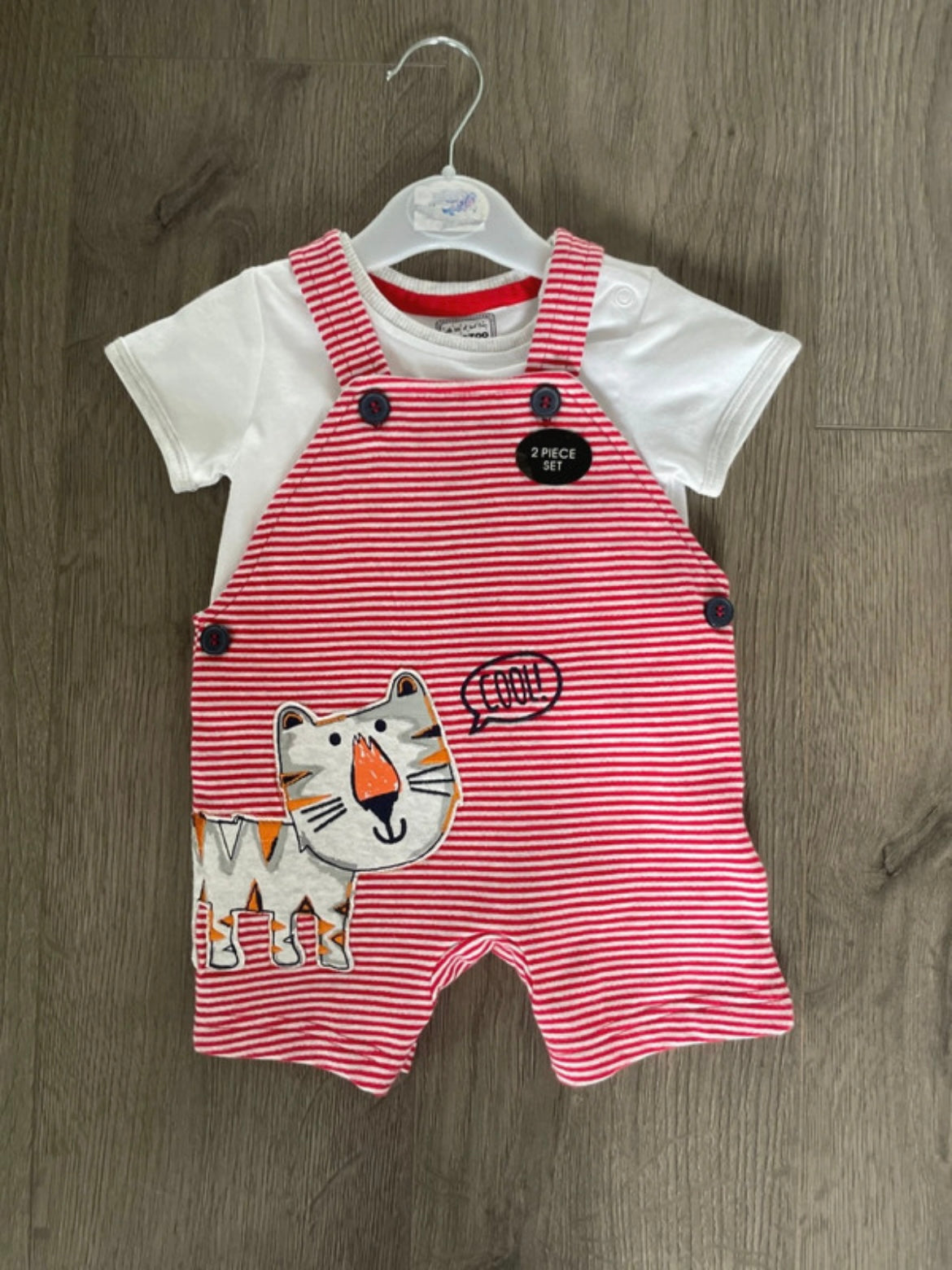 Dungarees and T-Shirt set (3-6 mths)