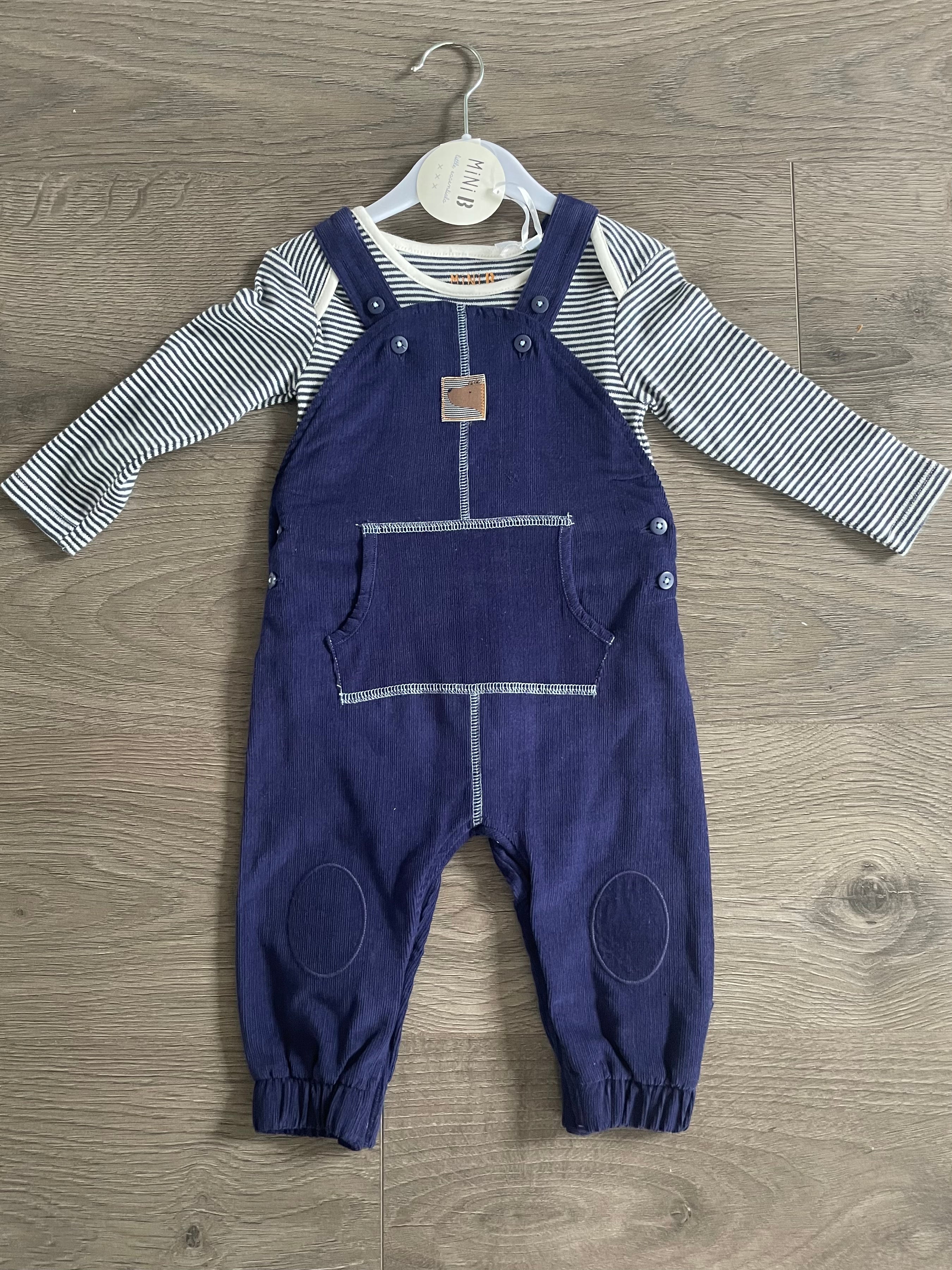 2 piece dungaree set (6-9mths)