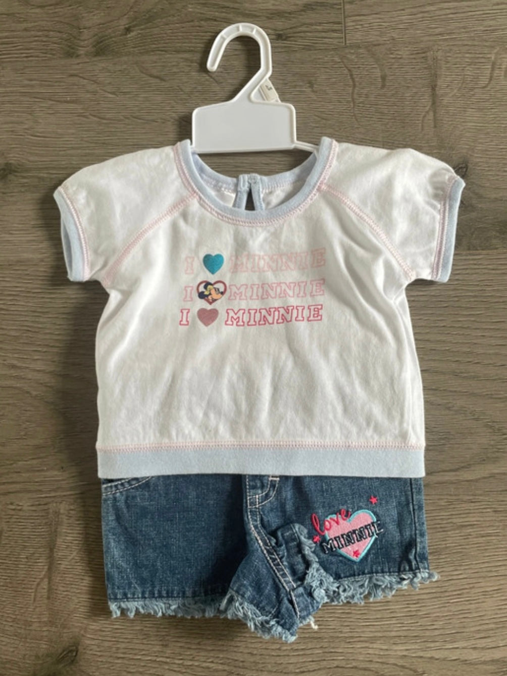 Minnie Mouse T-Shirt and Shorts Set (3-6 mths)