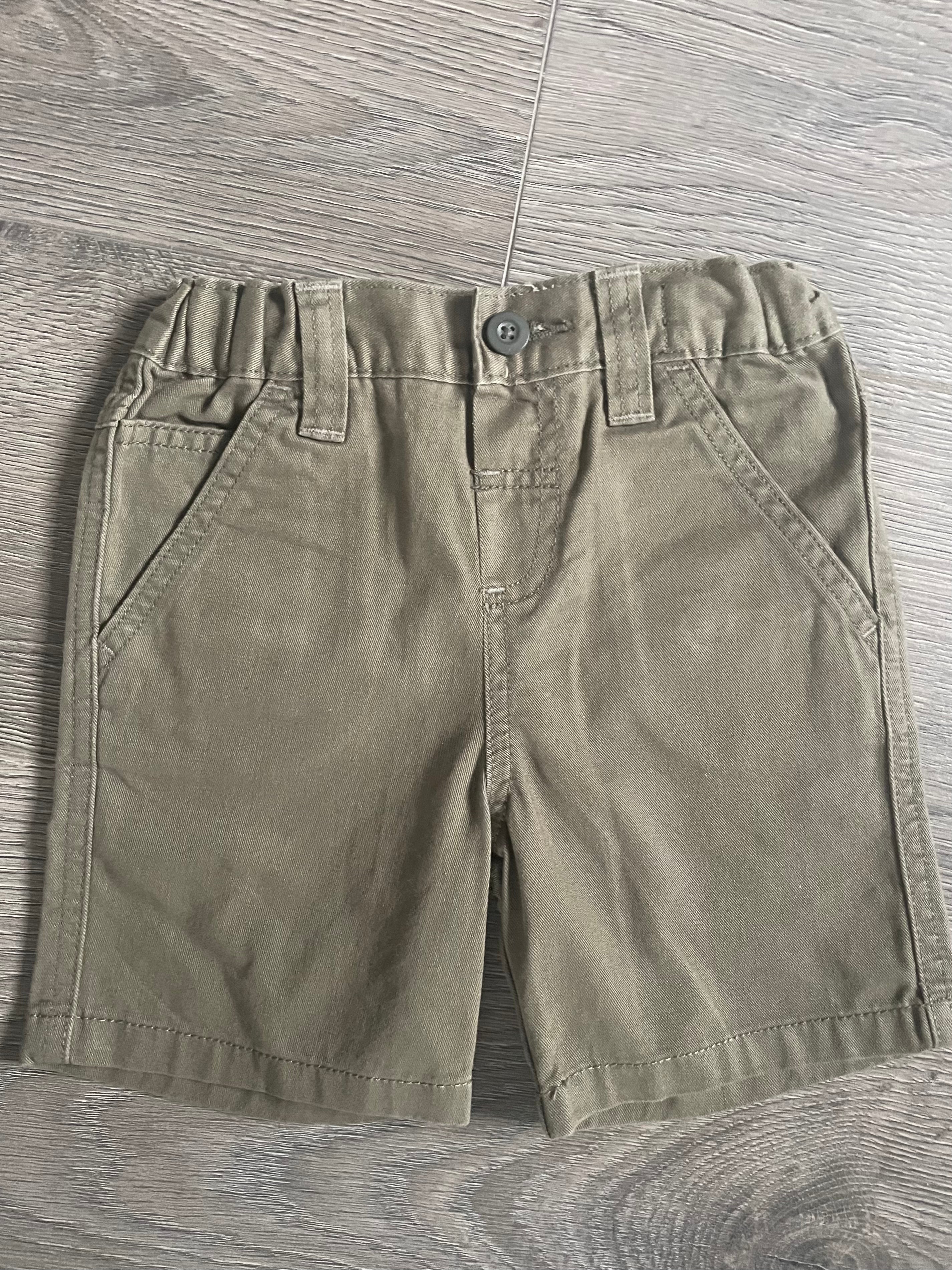 Khaki shorts (18-24 mths)