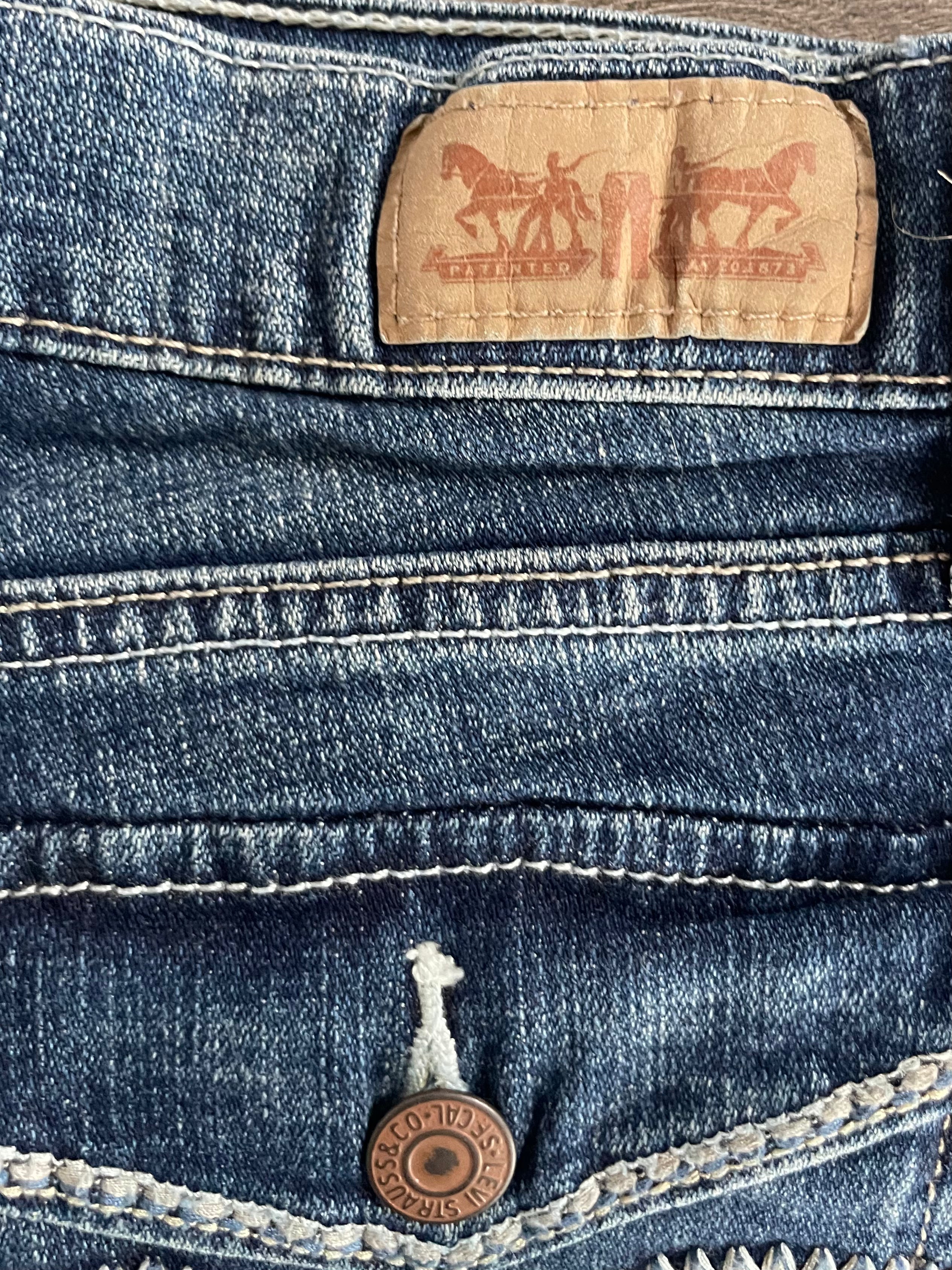 Vintage Levi's 524 Bootcut, Dark Blue, W30, L30