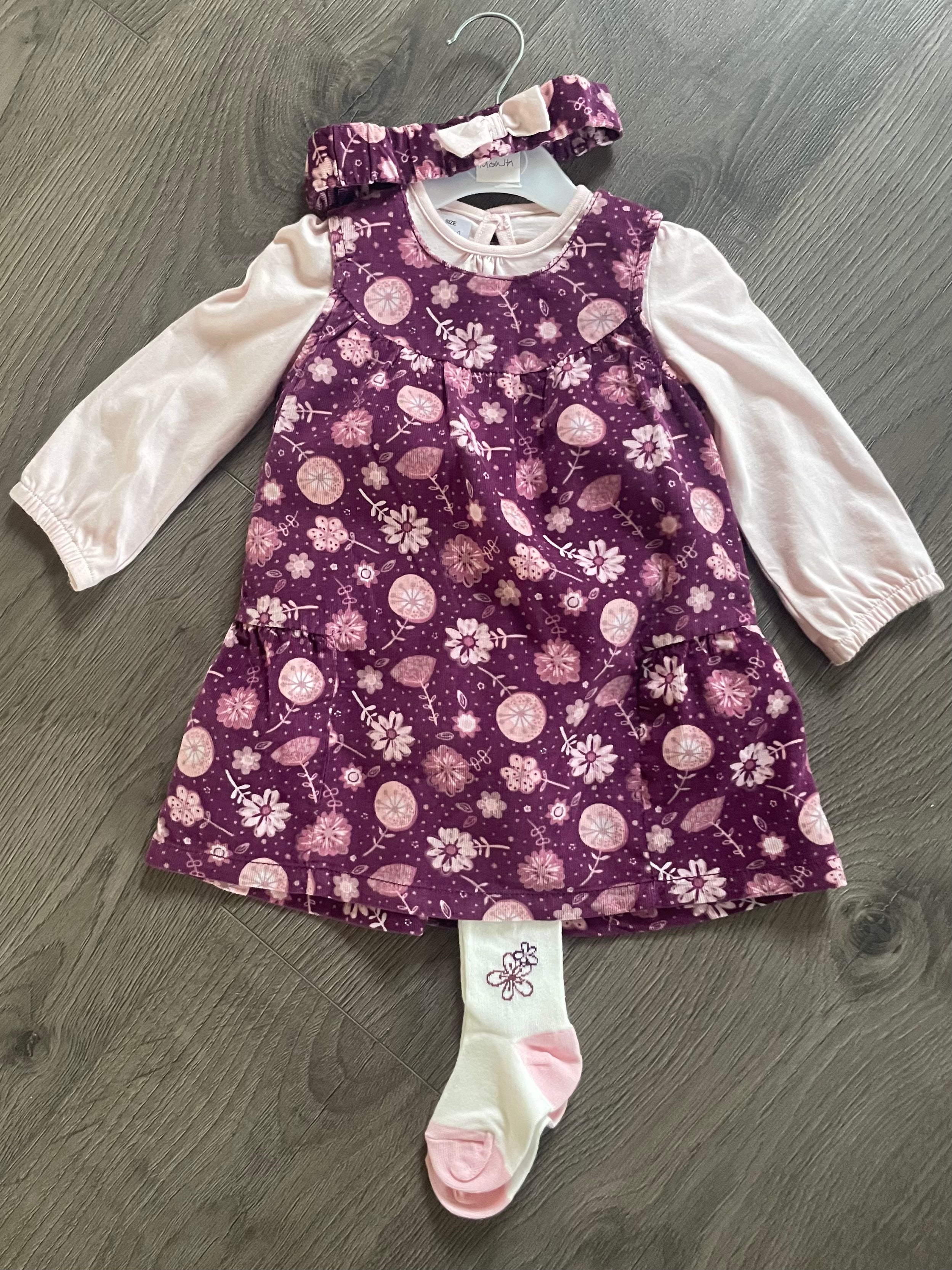 4 Piece dress set (9-12 mths)