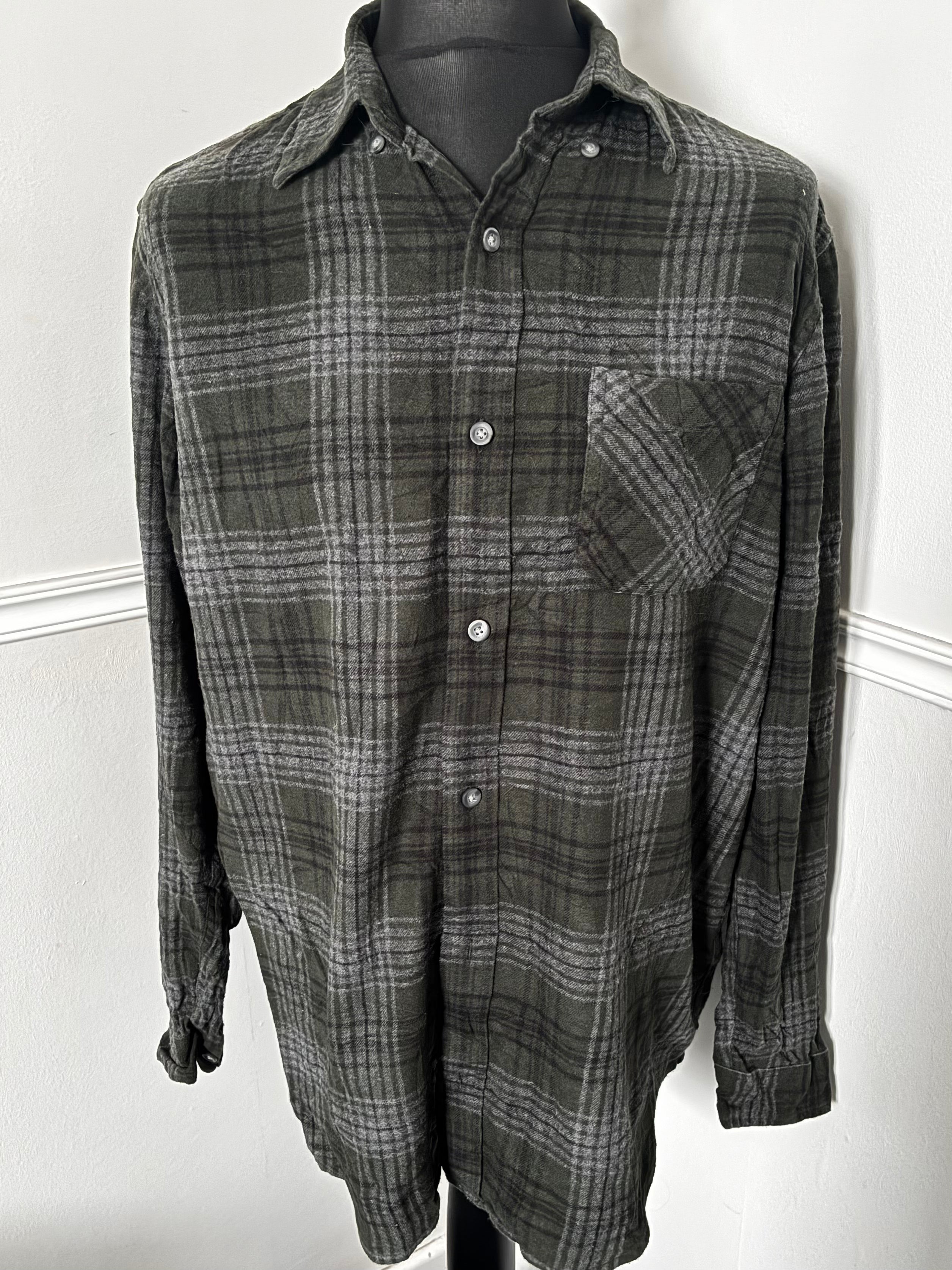 Thin Dark Grey Checked Flannel, 49" chest