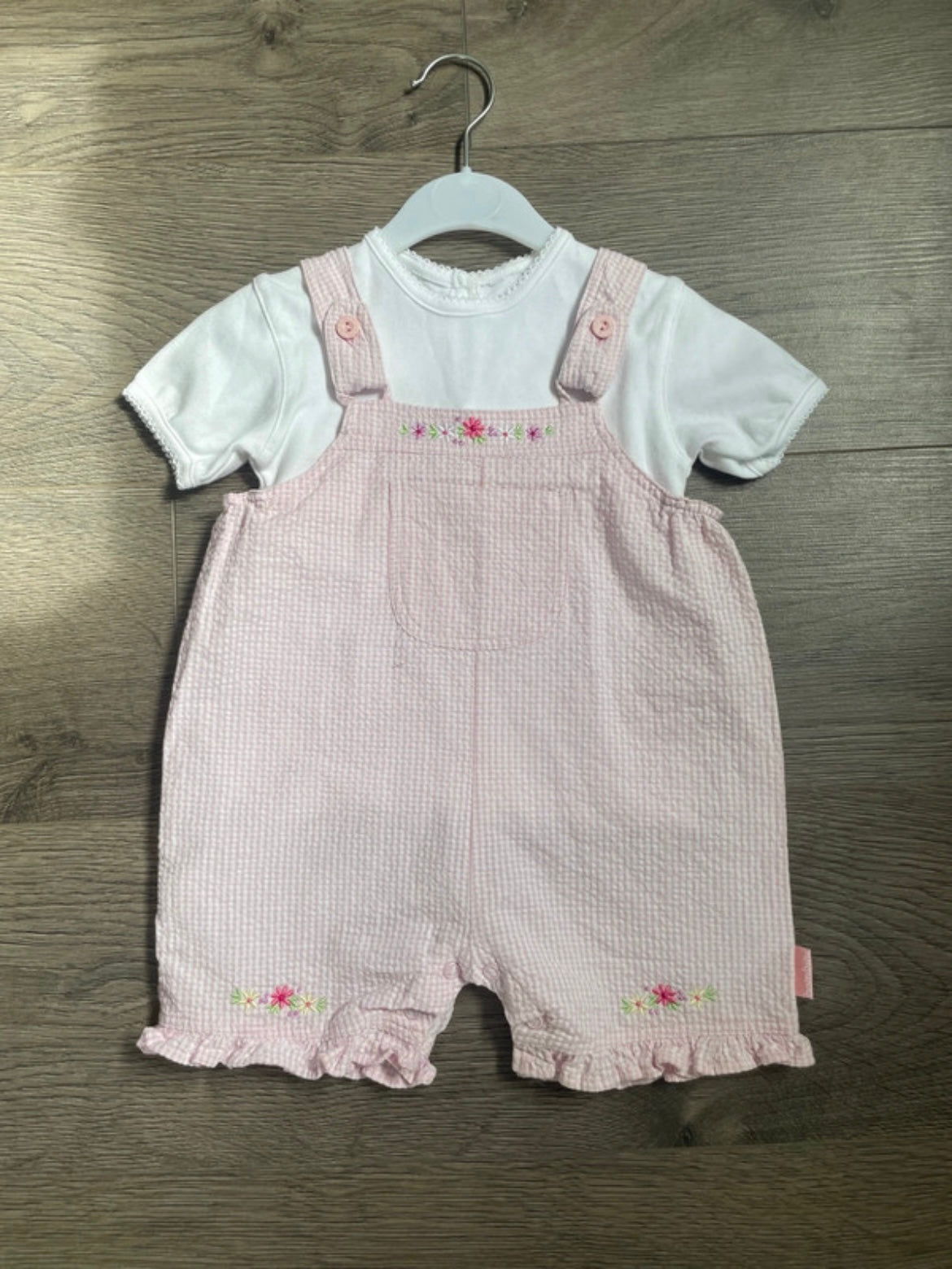 Checked Dungarees and T- Shirt (0-3mths)