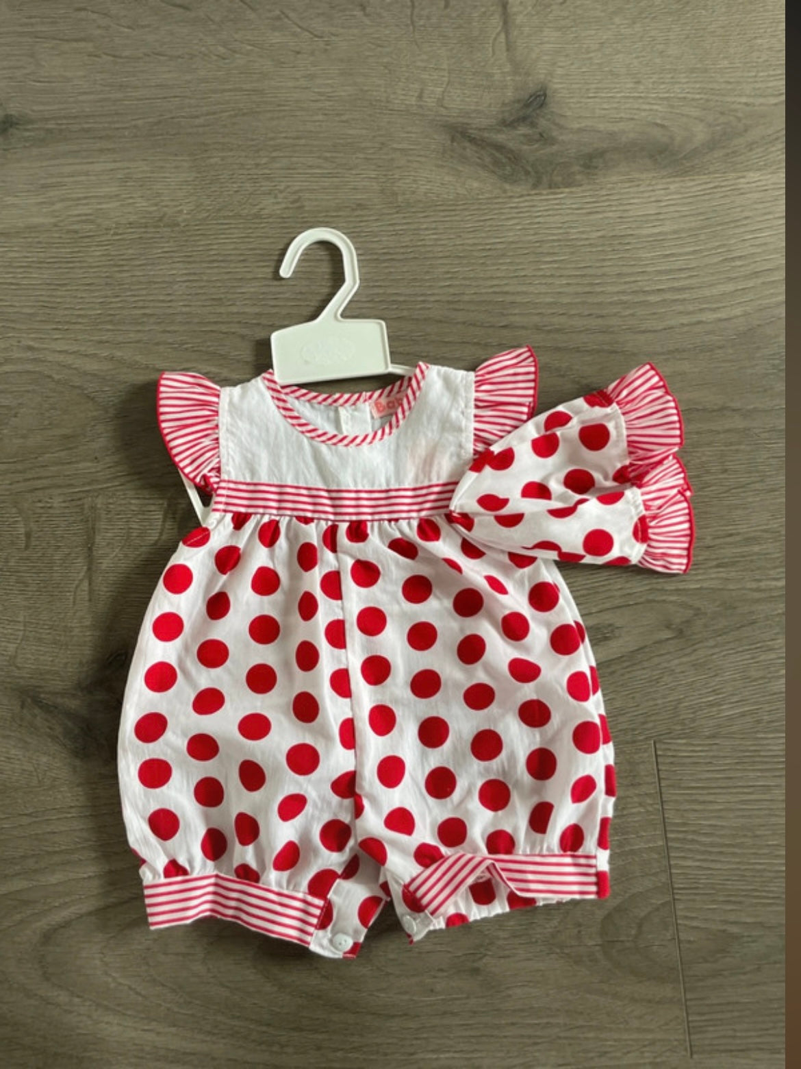 Red/White Spot Romper and Hat (3-6 mths)