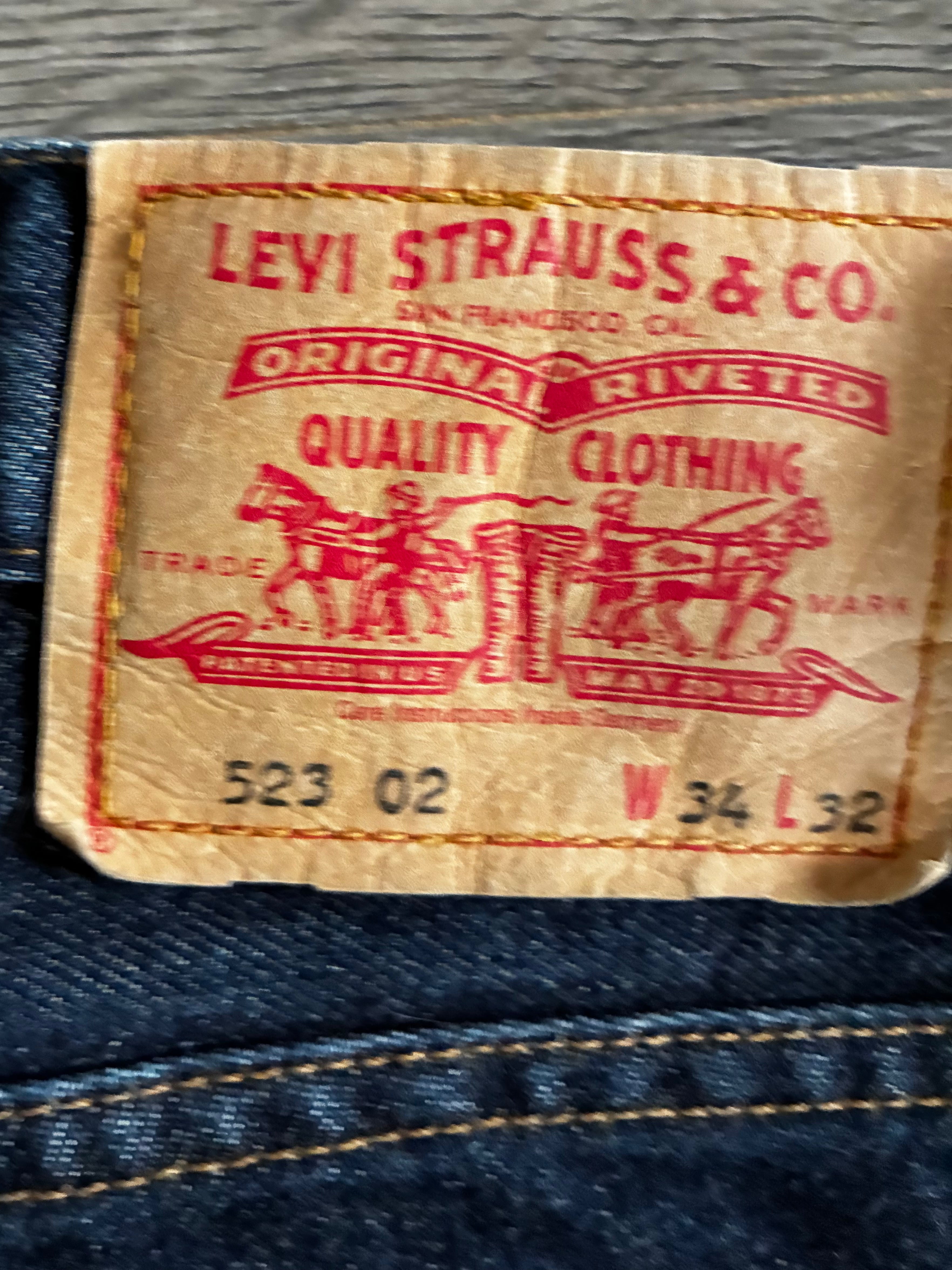 Vintage Levi's 523, Dark Blue, Label - W34, L32 Actual Size - W34, L33