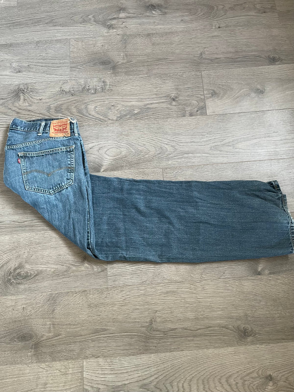 Vintage Levi's 559, Blue Label - W38, L36, Actual Size - W41, L35