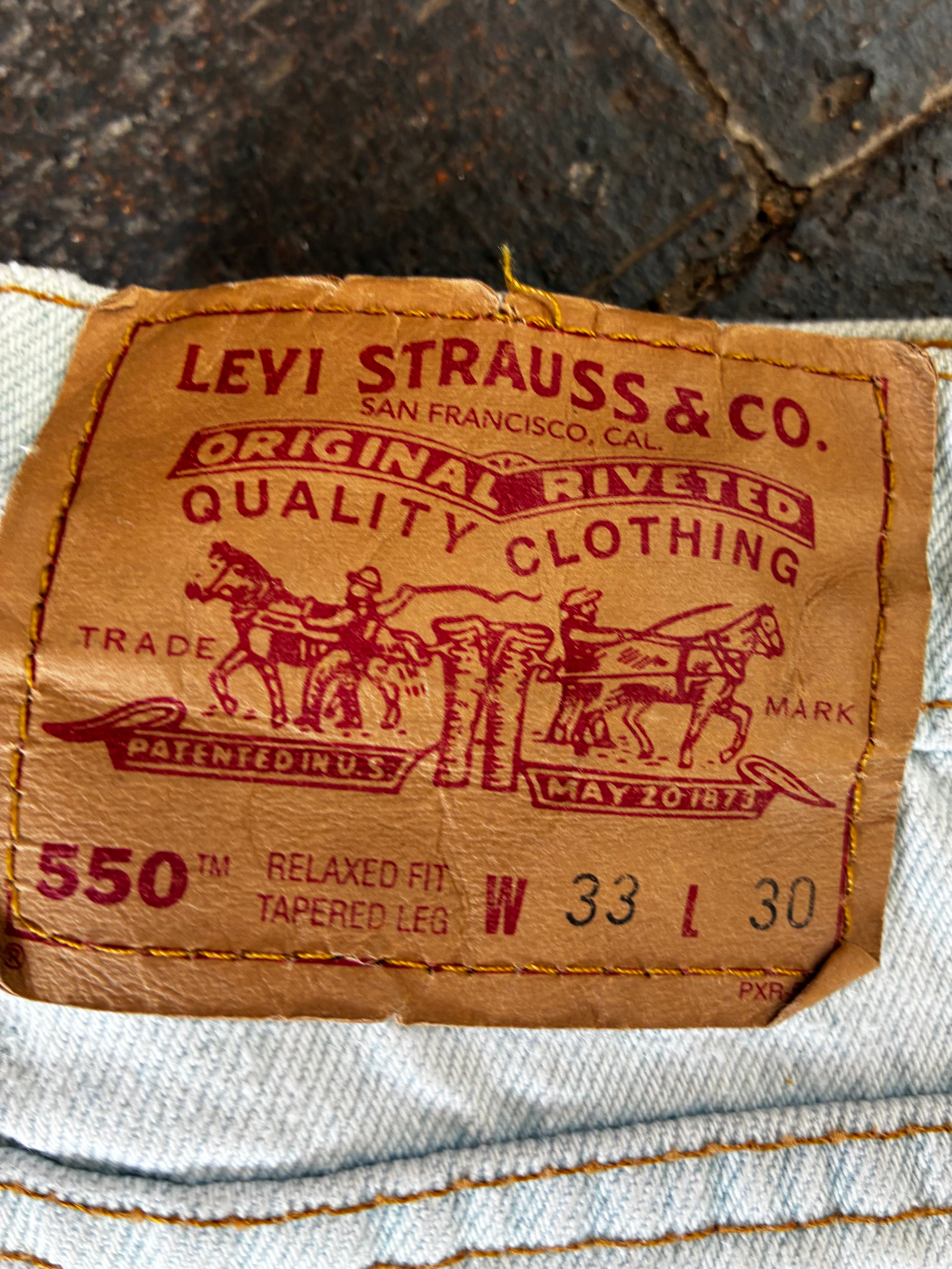 Vintage Levi's 550, Faded, Label - W33, L30 Actual Size - W31, L30